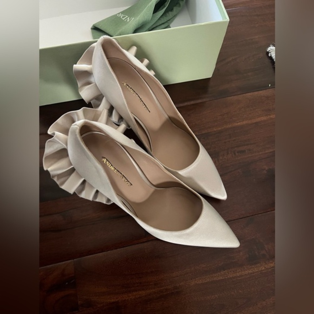 $730 Andrea Wazen Women  high-heeled shoes  Laciness Pump Heels Size 38